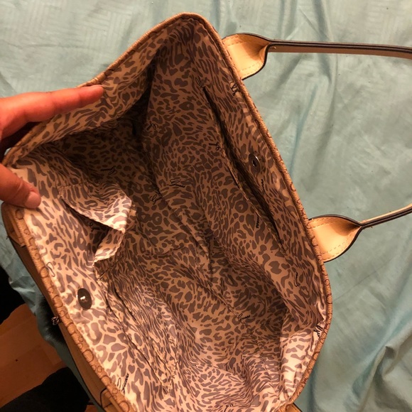 Tan Guess Hand Bag - Picture 5 of 5